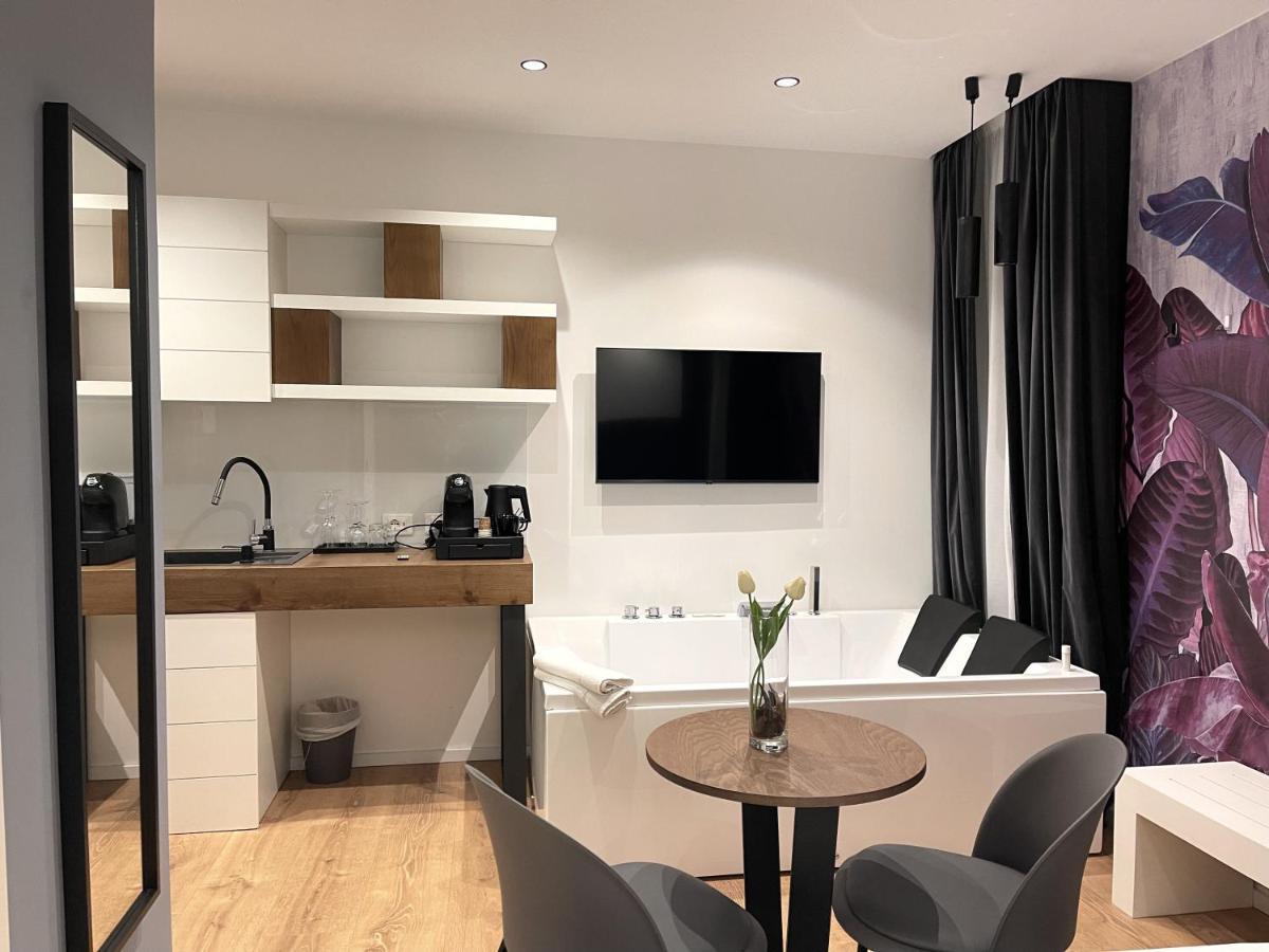 Residenze Chamur- Grattacielo ปาแลร์โม ภายนอก รูปภาพ
